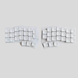 Teclado Mecánico Dividido Ergonómico Bajo Perfil CHOC Corne